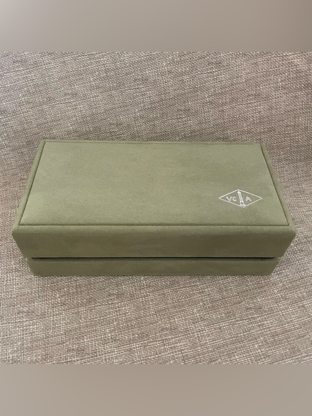 NWOT Van Cleef & Arpels Gift Box